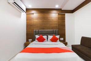 Free WiFi - OYO 48388 Hotel Maan Palace (Ahmedabad)