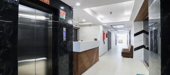 OYO 48388 Hotel Maan Palace
