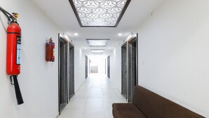 Lobby - OYO 48388 Hotel Maan Palace (Ahmedabad)