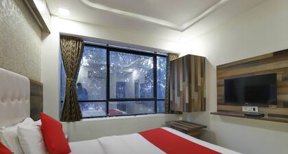 OYO 61236 Hotel Sun Shine Inn