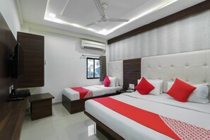 Standard Double Room | Free WiFi - OYO 61236 Hotel Sun Shine Inn (Ahmedabad)