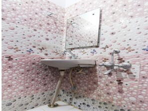 Standard Double Room | Bathroom | Shower, towels - OYO 63489 Hotel Taj Paradise (Agra)