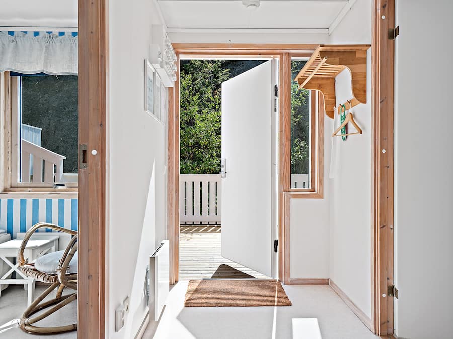 Individuelt innredet, blendingsgardiner og strykejern/-brett