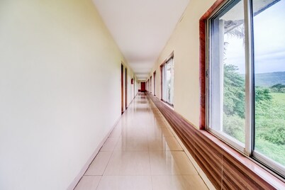 Spot ON 42974 Seema Garden