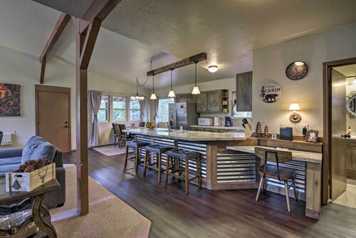 Private Cabin, 5-Min Drive to Hot Springs & Golf!