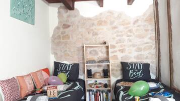 Free cots/infant beds, free WiFi, bed sheets