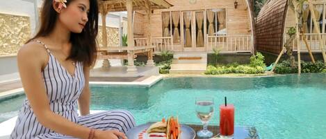 حمّام سباحة خارجي