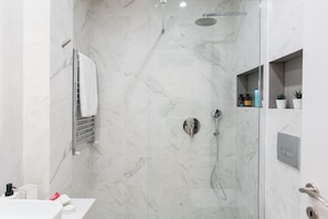Apartment, 1 Bedroom | Bathroom shower