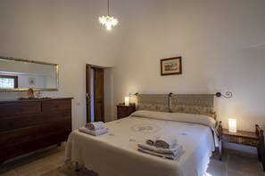 3 عدّة غرف نوم ومكواة/لوح كي وسرير سفر وواي فاي مجانًا