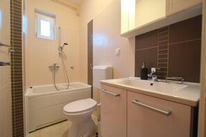 Apartment, 2 Bedrooms (721-priz.) | Bathroom
