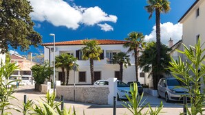 Exterior - Apartments Ivona (Malinska-Dubasnica)