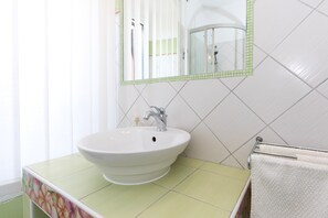 Apartment, 2 Schlafzimmer (750 - Ivona) | Waschbecken im Bad