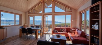 Brekka - Stunning Country & Ocean View Location, Yet Close To Reykjavik