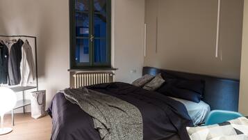 3 bedrooms, in-room safe, iron/ironing board, free WiFi