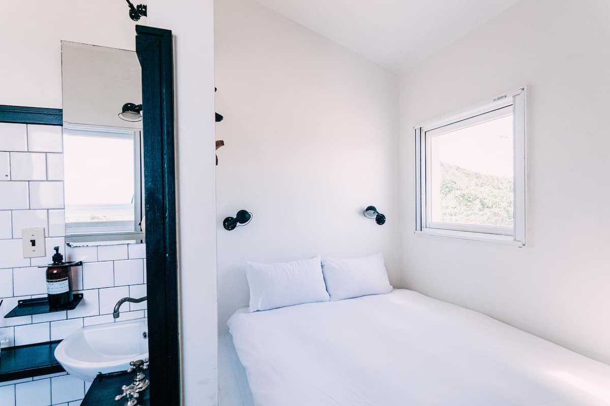 Double Room (1900) | Down comforters, blackout drapes, iron/ironing board (on request)