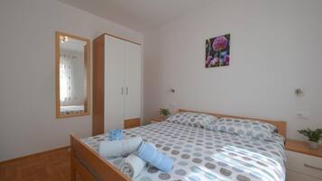 Apartment, Sea View | 2 bedrooms, free WiFi, bed sheets