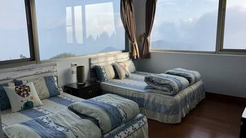 Deluxe Quadruple Room | Mountain view