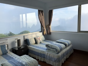 Cortinas blackout y sistema de insonorización