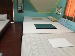 Family Room (10 pax) | Free WiFi, bed sheets - Oasis Resthouse (San Agustin)