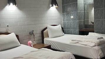 Tomannsrom – standard | Skrivebord, wi-fi (inkludert) og sengetøy