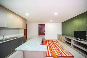 Schreibtisch, kostenloses WLAN, Bettwäsche