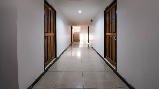 Hallway - OYO 438 Home 24 (Pattaya)