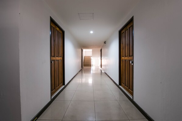 Hallway - OYO 438 Home 24 (Pattaya)