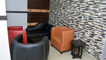 Classic Double Room | Individually decorated, individually furnished, desk, laptop workspace