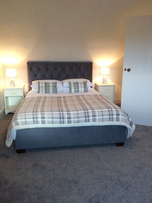 3 Schlafzimmer, Bügeleisen/Bügelbrett, kostenloses WLAN, Bettwäsche