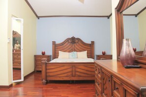2 bedrooms, iron/ironing board, free WiFi, bed sheets - Marley Manor (Kingston)