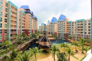2 outdoor pools