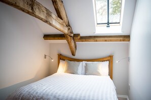 House | 2 bedrooms, iron/ironing board, free WiFi, bed sheets - Yr Hen Feudy (Ammanford)