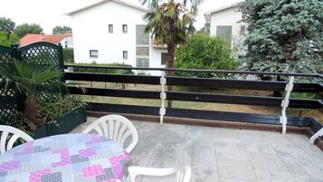 Standard-Apartment, 1 Schlafzimmer (141 – desni) | Terrasse/Patio