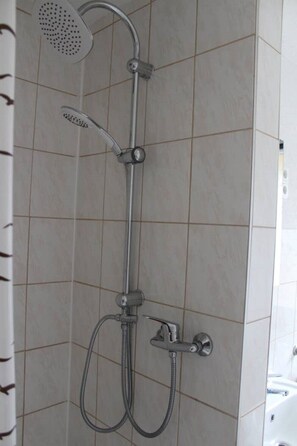 Duschwanne, Toilettenpapier