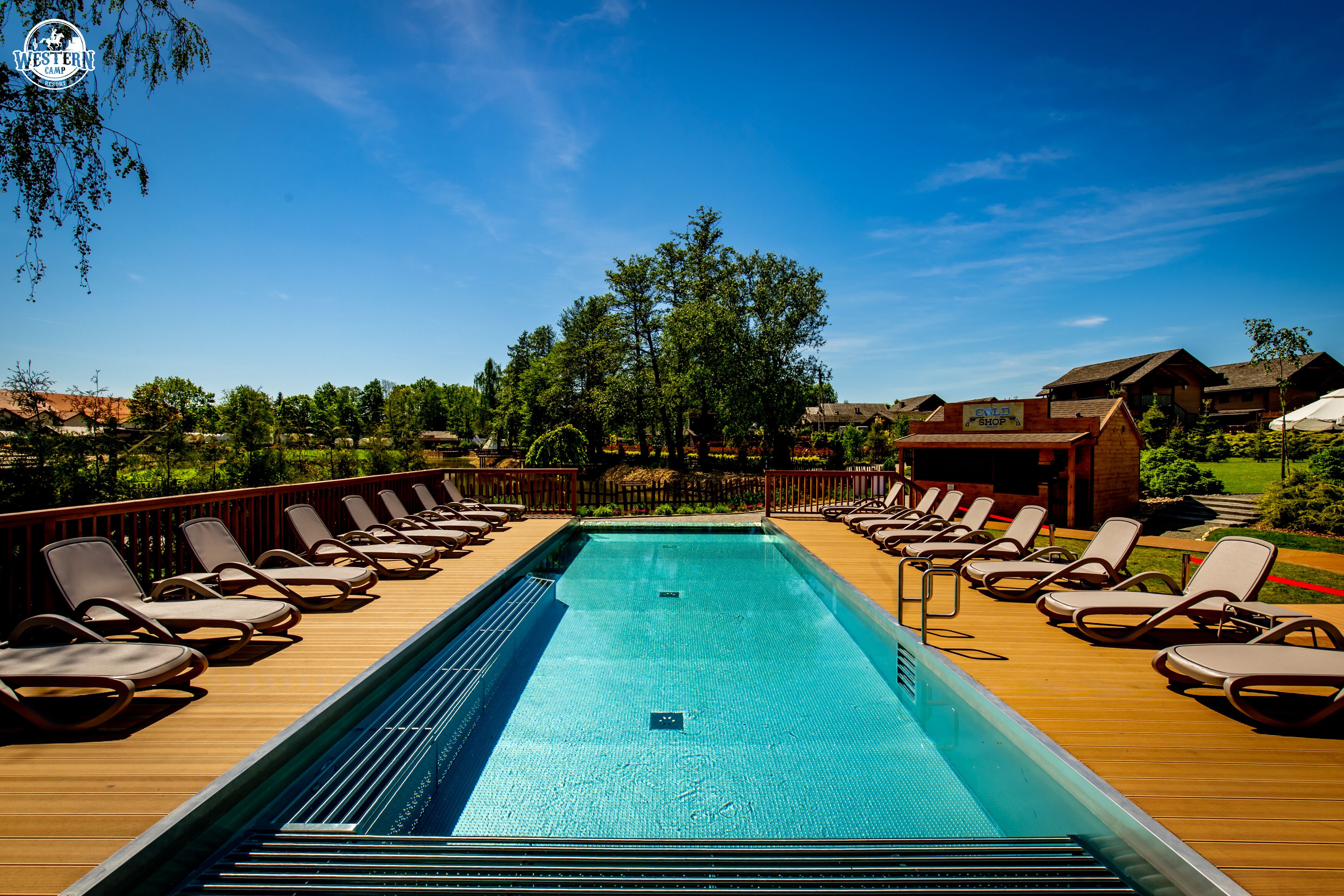 2 udendørs pools, opvarmet pool