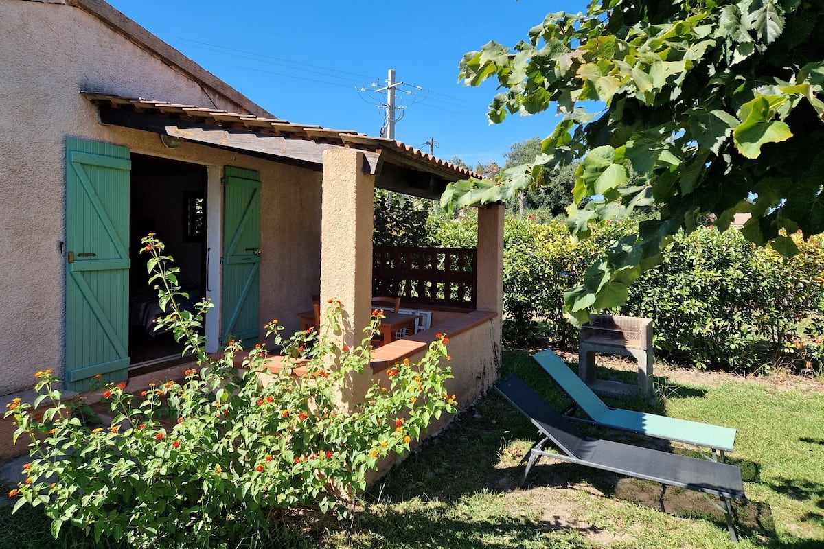 Studio | 4 bedrooms, individually decorated, individually furnished