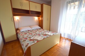 Apartment, 2 Bedrooms | 2 bedrooms, free WiFi, bed sheets