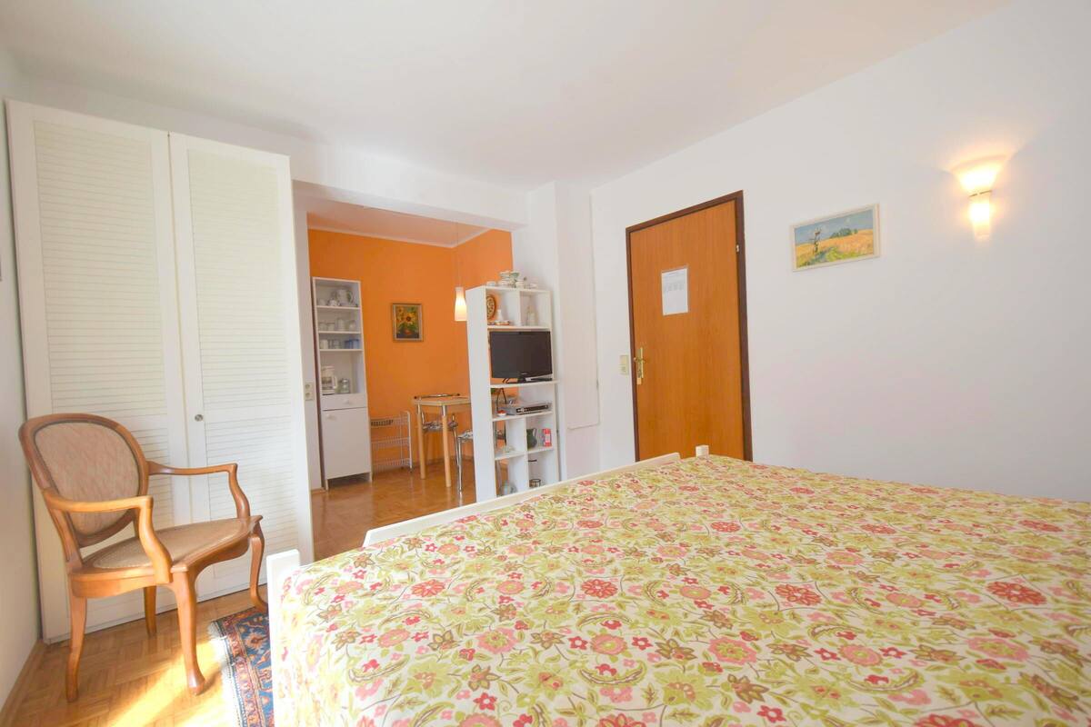 Studio (306) | 1 kamar tidur, Wi-Fi gratis, dan seprai linen