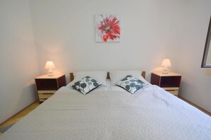Apartment, 1 Bedroom (62 - lijevi, veci) | 1 bedroom, free WiFi, bed sheets - Apartments Ivka-Rozalija near Beach (Malinska-Dubasnica)