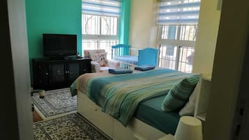 3 bedrooms, desk, iron/ironing board, WiFi