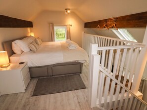 Cottage | 8 bedrooms, individually decorated, individually furnished, free WiFi