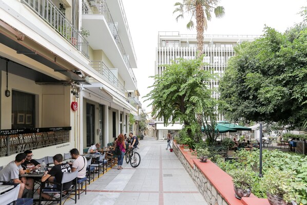 Exterior - Beating Heart of City Cozy Flat With View (Heraklion)