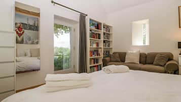 2 soverom, individuelt dekorert og individuelt innredet