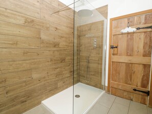 Bathroom - Hazel Manor Wing (Stroud)