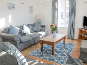 Cottage | Living area