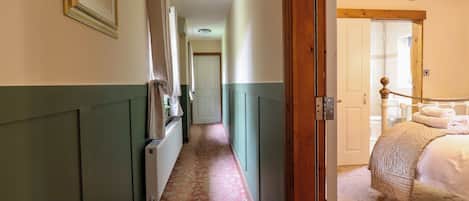2 bedrooms, individually decorated, individually furnished