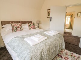 3 habitaciones, decoración personalizada y muebles diferentes