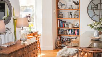 Cottage | Interior