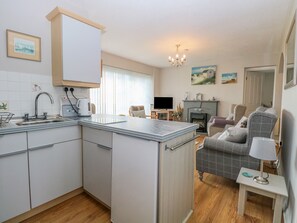 كوخ | مطبخ خاص | غلّاية كهربائية، محمصة خبز، مستلزمات طهي/أطباق/أوعية