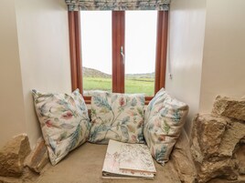 Cottage | Living area | TV